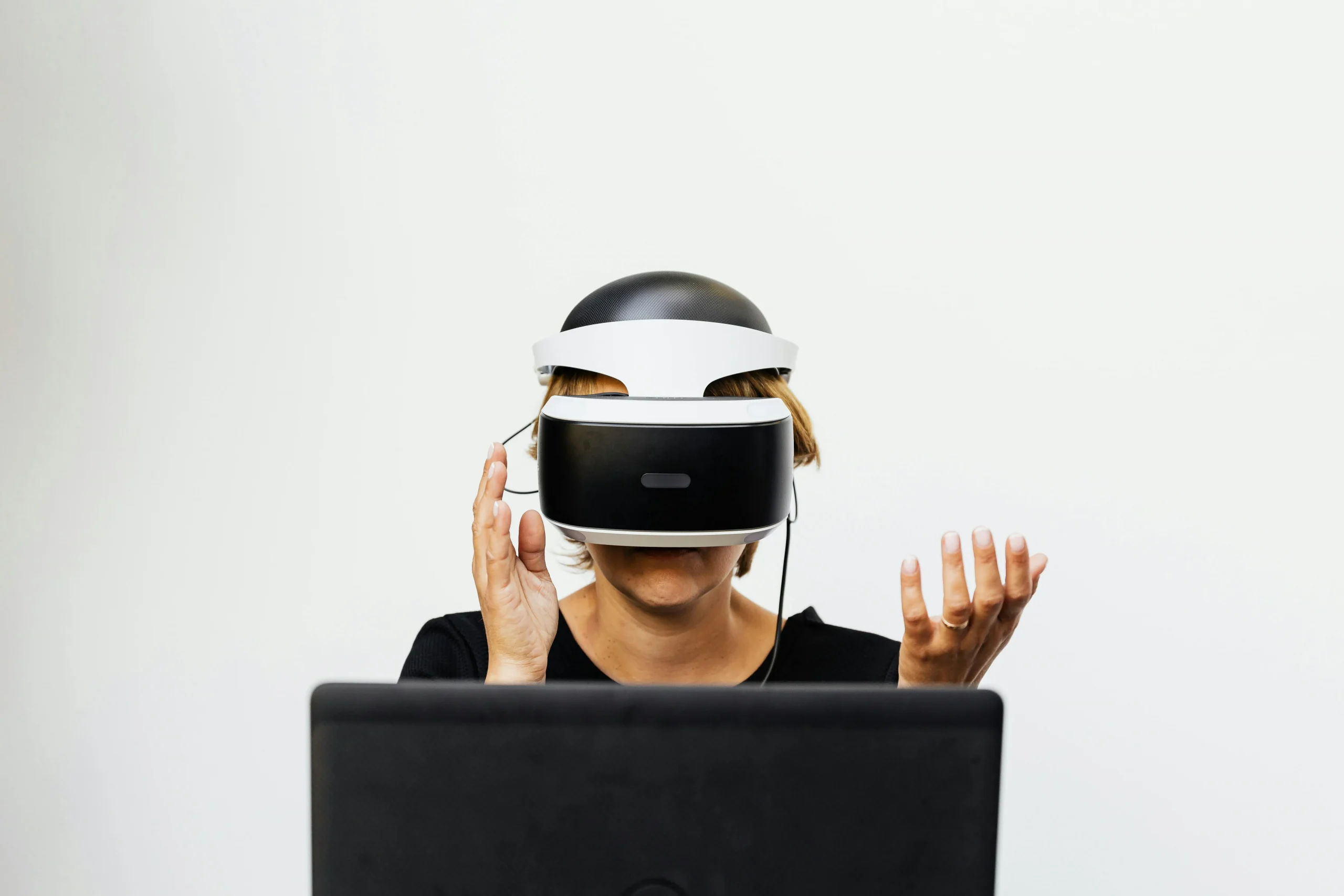 Virtual reality applications for simulation-based hiring