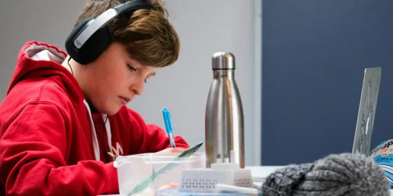 Children’s audio learning devices for independent listening